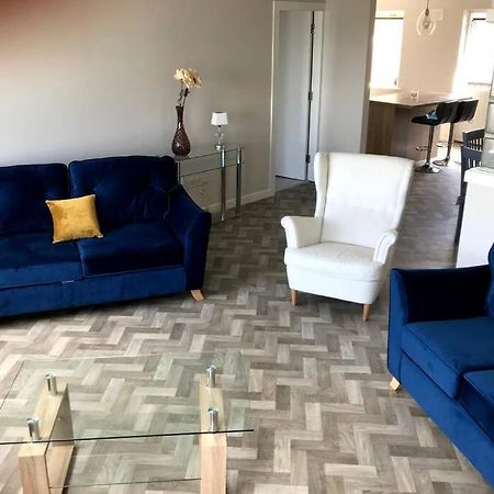Stylish 3 Bed Apartment With Lough Atalia Views Galway Exterior foto